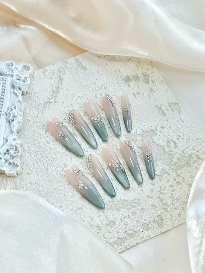 Silver Ombre Cat Eye 3D Press-On Nails – The Snow Empress