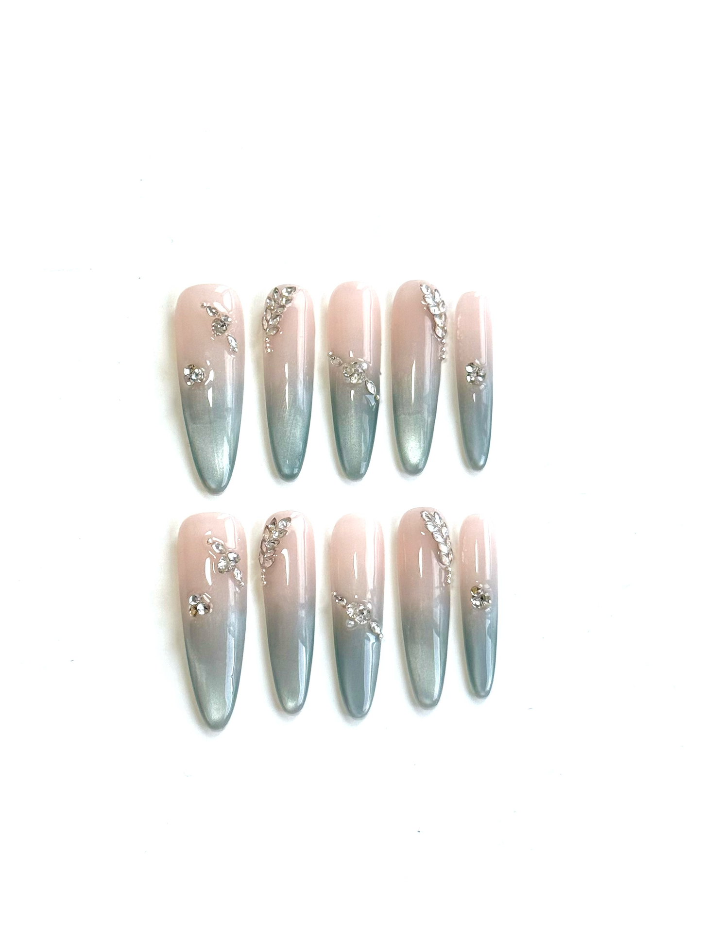 Silver Ombre Cat Eye 3D Press-On Nails – The Snow Empress