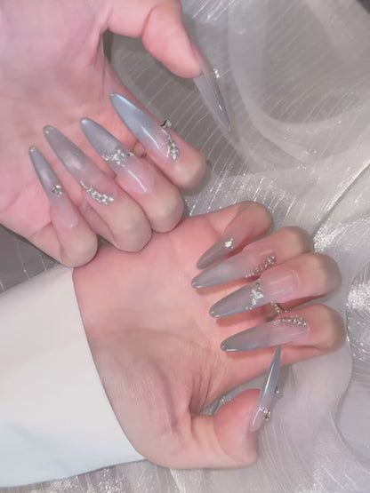 Silver Ombre Cat Eye 3D Press-On Nails – The Snow Empress